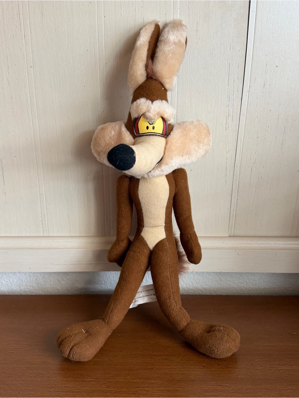Warner Bros. Looney Tunes Wile E. Coyote Plush Stuffed Animal 1997 Vintage 16”